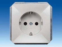 Розетка SCHUKO с защитой от прикосновения - Розетки