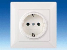 Розетка SCHUKO 80 mm x 80 mm - Розетки