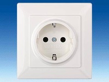 Розетка SCHUKO 80 mm x 80 mm с защитой от прикосновения - Розетки