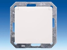 Розетка SCHUKO с крышкой и защитой от прикосновения - Розетки