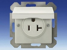 Socket Outlets, NEMA, with Hinged Lid - Международные розетки