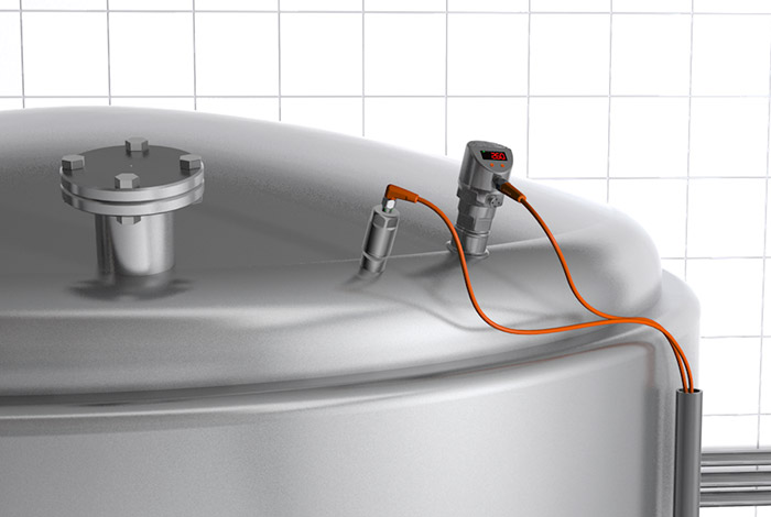 Измерение уровня в напорном баке